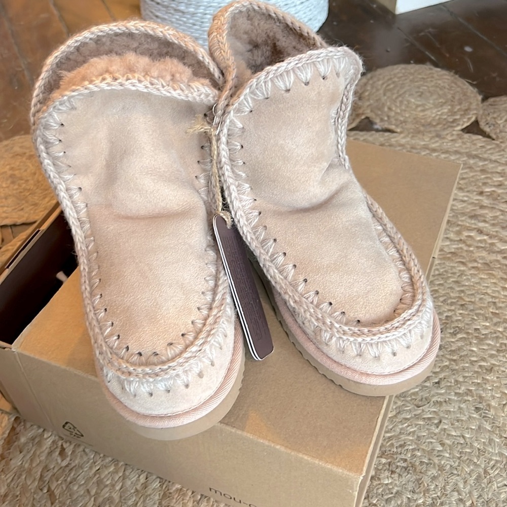 Mou Shearling Booties size 36